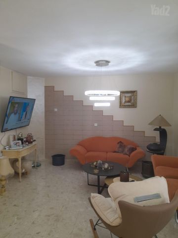 בן צבי 110
