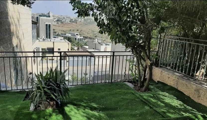 האייל 1