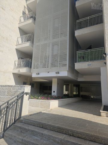 דירה להשכרה בירושלים — 4