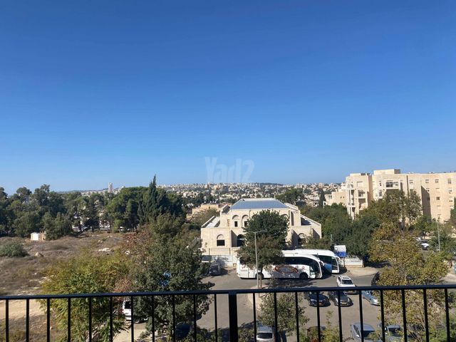 דירה למכירה בירושלים (תיווך) — 2