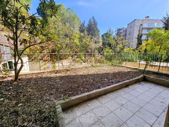 דירת גן להשכרה בירושלים (תיווך) — 4