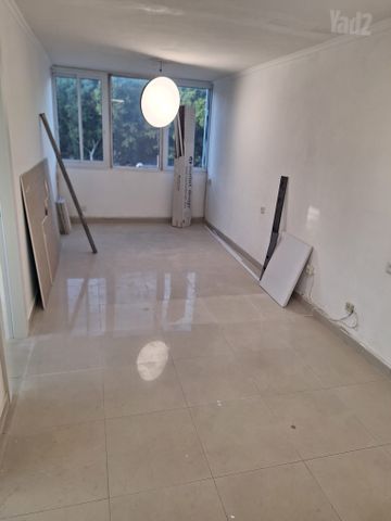 קיבוץ גלויות 1