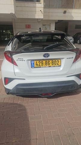 מודעת רכב טויוטה C-HR