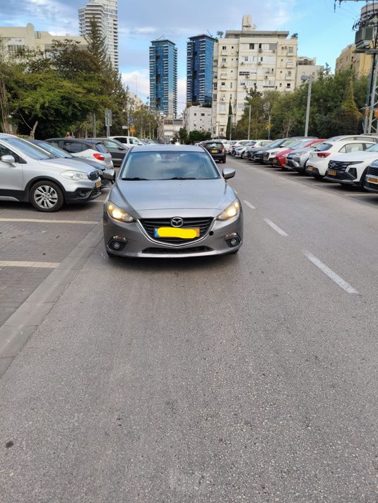מודעת רכב מאזדה 3