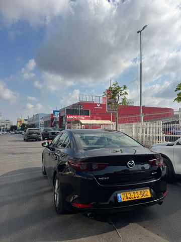 מודעת רכב מאזדה 3