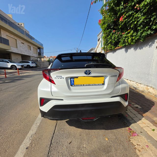 מודעת רכב טויוטה C-HR