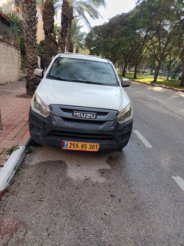 מודעת רכב איסוזו די-מקס
