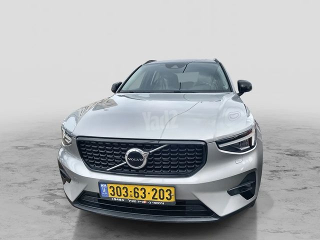 מודעת רכב וולוו XC40