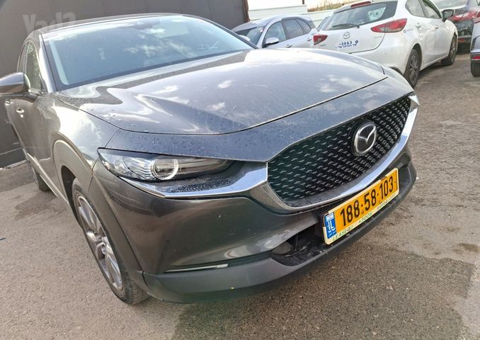 מודעת רכב מאזדה CX-30