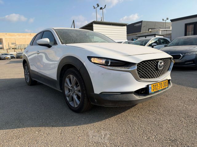 מודעת רכב מאזדה CX-30 2