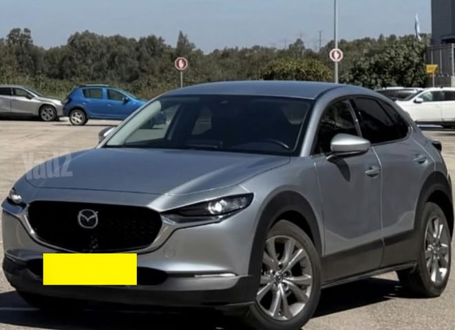 מודעת רכב מאזדה CX-30
