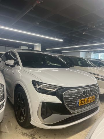 מודעת רכב אאודי Q4 e-tron