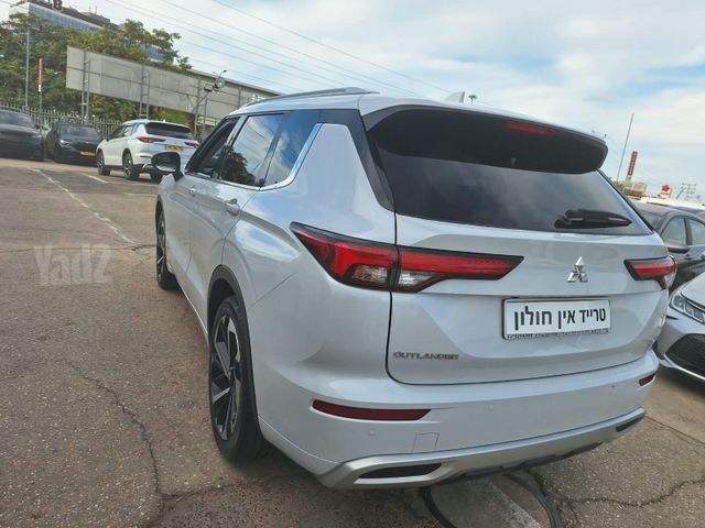 מודעת רכב מיצובישי אאוטלנדר 2