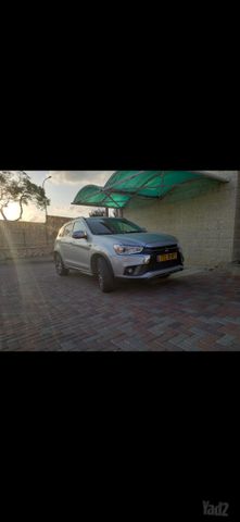 מודעת רכב מיצובישי ASX