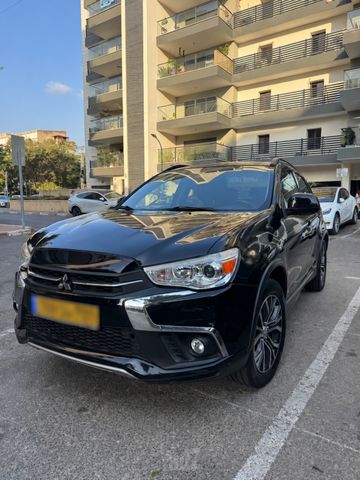 מודעת רכב מיצובישי ASX