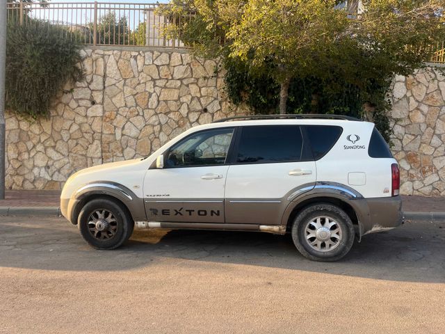 מודעת רכב סאנגיונג רקסטון