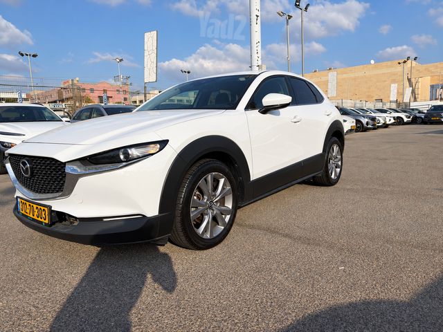 מודעת רכב מאזדה CX-30 1