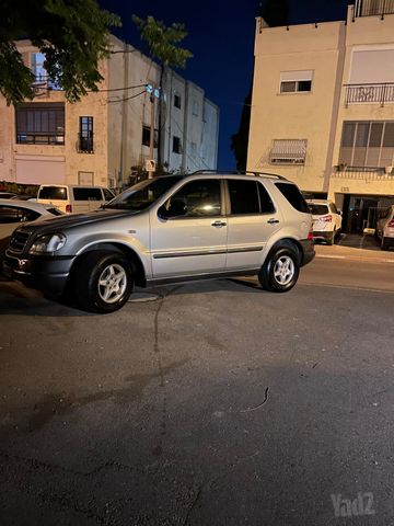 מודעת רכב מרצדס-בנץ ML