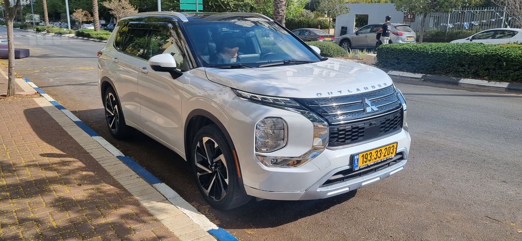 מודעת רכב מיצובישי אאוטלנדר