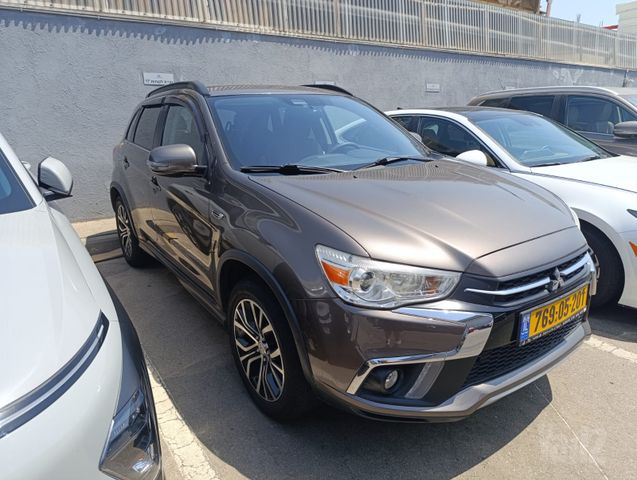 מודעת רכב מיצובישי ASX