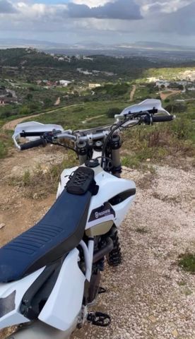 מודעת רכב הוסקוורנה FE350