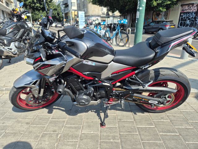 מודעת רכב קאוואסאקי Z900