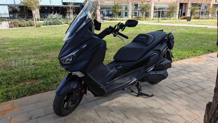 מודעת רכב סאן יאנג ג'וי-מקס Z-250