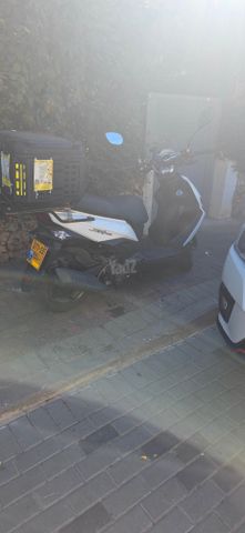 מודעת רכב סאן יאנג Jet 4 RX