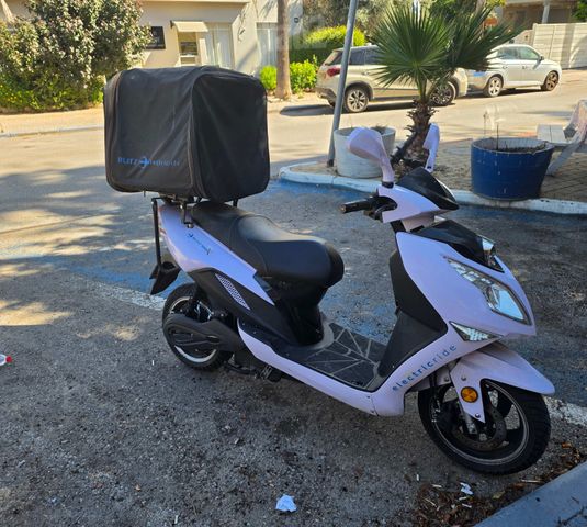 מודעת רכב בליץ מוטורס - קטנועים חשמליים B3000X