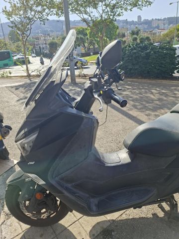 מודעת רכב סאן יאנג ג'וי-מקס 250