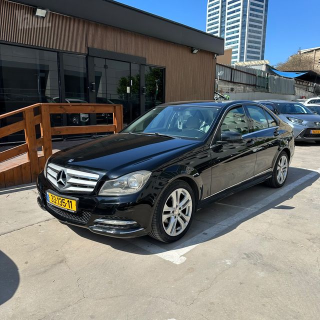 מודעת רכב מרצדס-בנץ C-class
