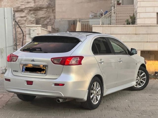 מודעת רכב מיצובישי לנסר