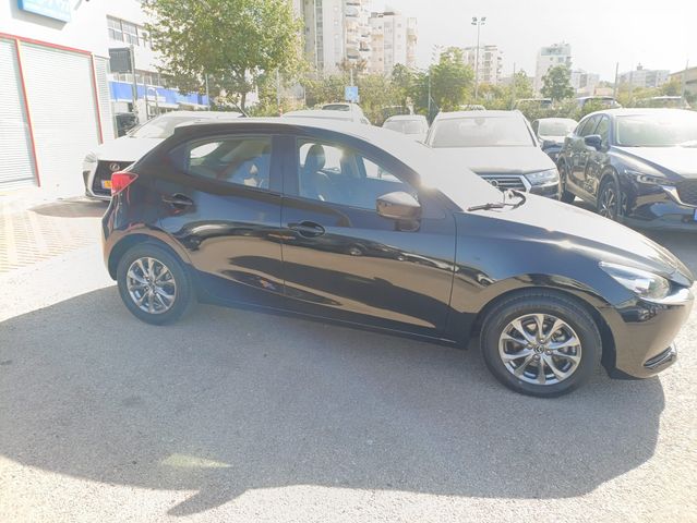 מודעת רכב מאזדה 2