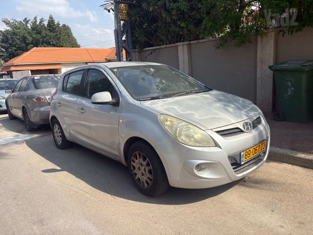 מודעת רכב יונדאי i20