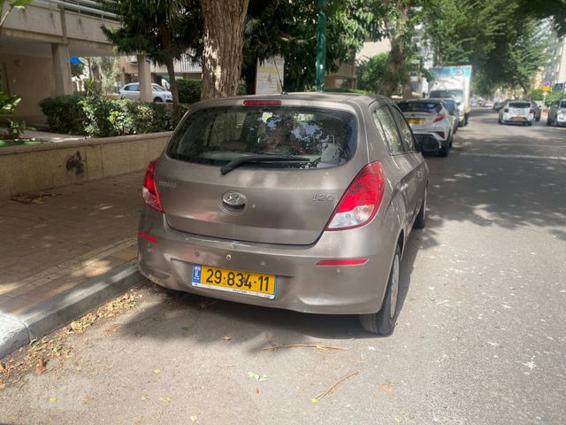 מודעת רכב יונדאי i20