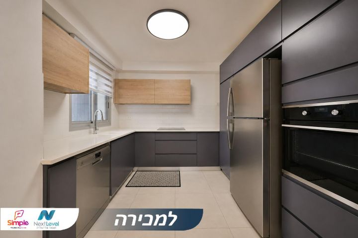 עפרה חזה 18