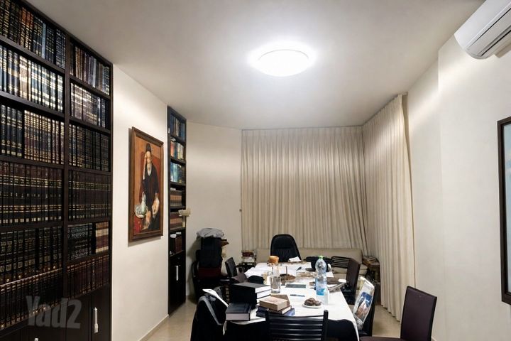 בעל שם טוב 