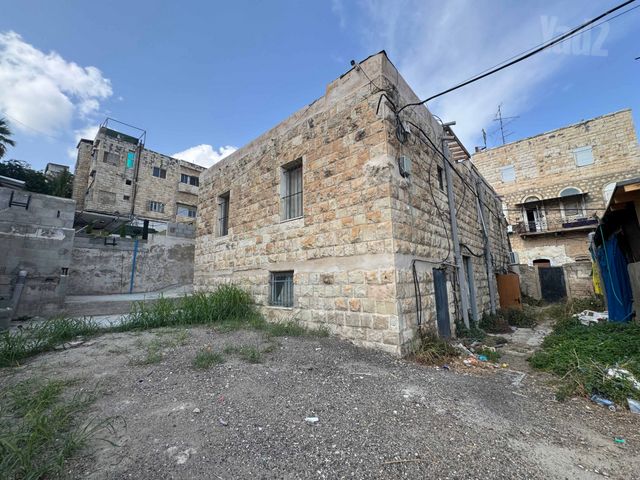 בניין מגורים, העיר התחתית, ואדי סאליב, חיפה