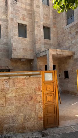 דו משפחתי למכירה בירושלים (תיווך) — 5