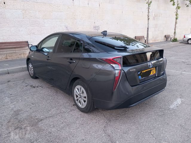 מודעת רכב טויוטה פריוס