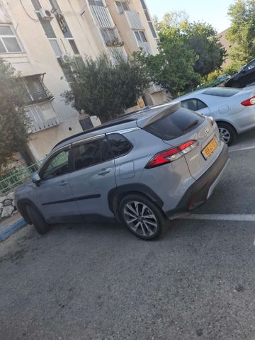 מודעת רכב טויוטה קורולה קרוס