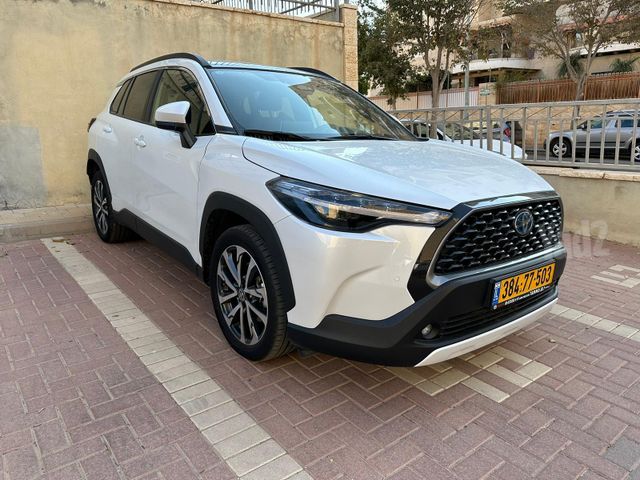מודעת רכב טויוטה קורולה קרוס