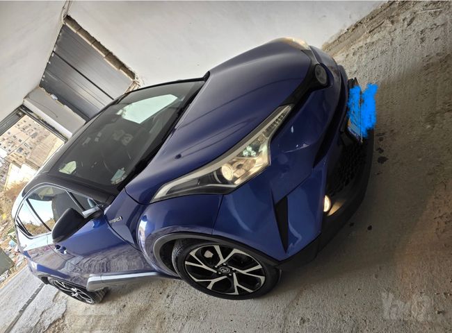 מודעת רכב טויוטה C-HR