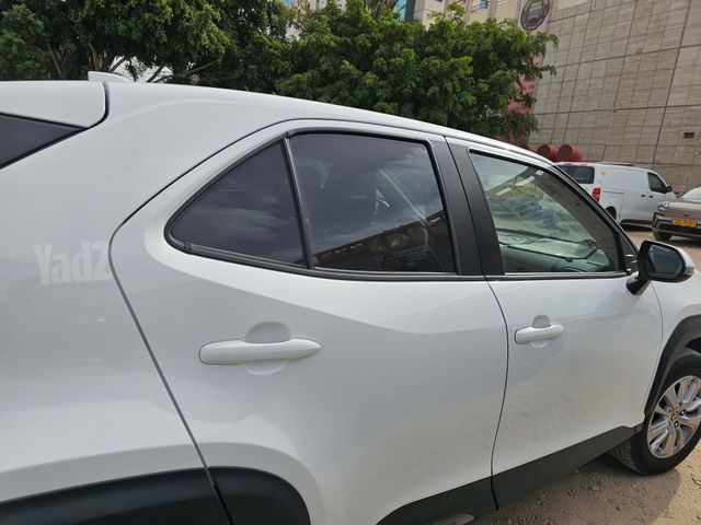 מודעת רכב טויוטה יאריס קרוס
