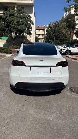 מודעת רכב טסלה מודל Y