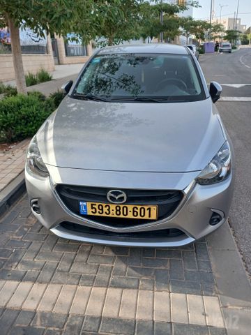 מודעת רכב מאזדה 2