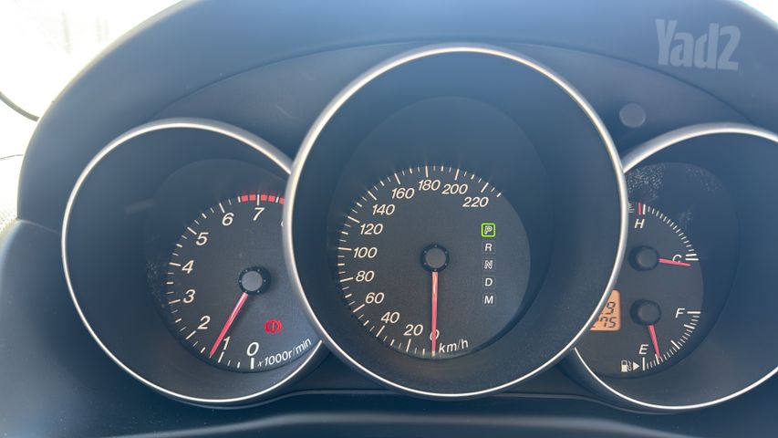 מודעת רכב מאזדה 3