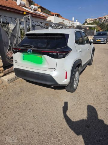 מודעת רכב טויוטה יאריס קרוס