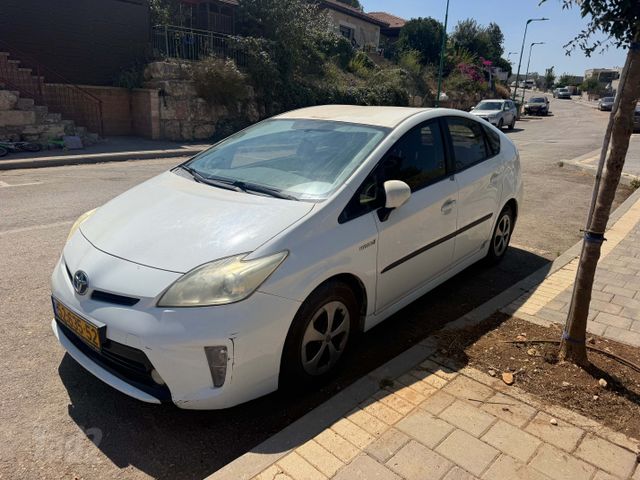 מודעת רכב טויוטה פריוס