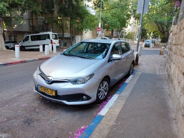 מודעת רכב טויוטה אוריס